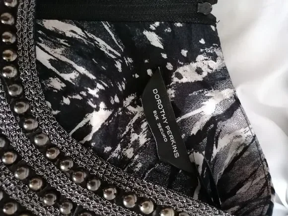 Dorothy Perkins Top Grey White Beading Round Neck Pretty - Picture 8 of 8